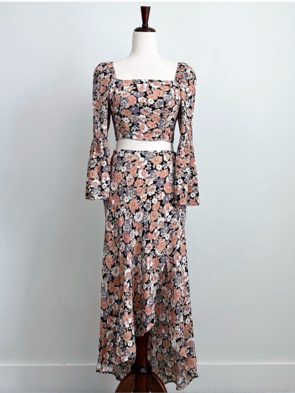 MinkPink Bohemian Floral Cropped Blouse Midi Skirt Two-Piece Matching Set XS